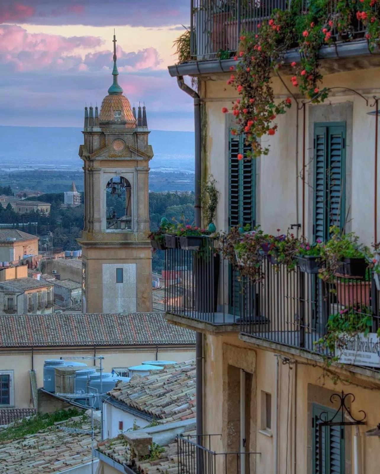 Casa Tipica Siciliana Patronale Home Bedandbreakfast Tremetrisoprailcielo Camere Con Vista, Colazione Interna In Terrazzo Panoramico Caltagirone Luaran gambar