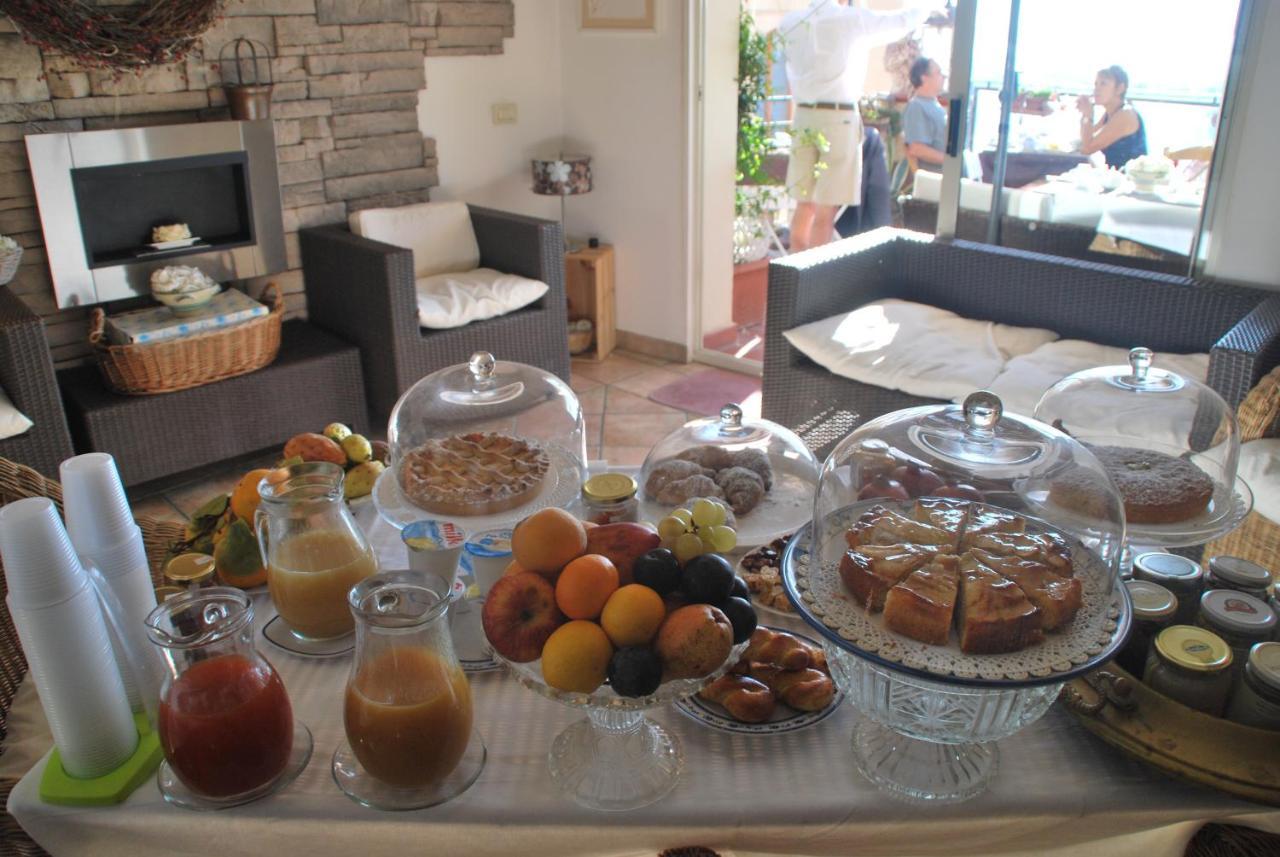 Casa Tipica Siciliana Patronale Home Bedandbreakfast Tremetrisoprailcielo Camere Con Vista, Colazione Interna In Terrazzo Panoramico Caltagirone Luaran gambar